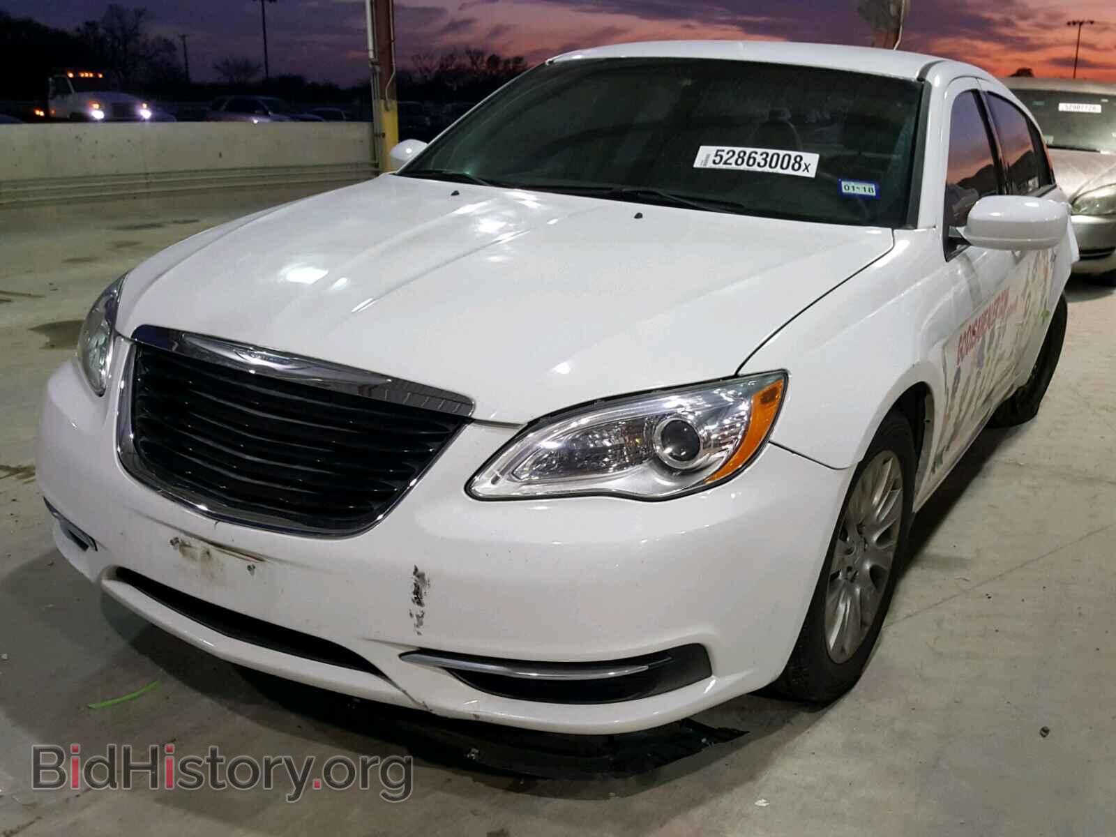2013 CHRYSLER 200 - VIN: 1C3CCBAB8DN642141 - Фото 2