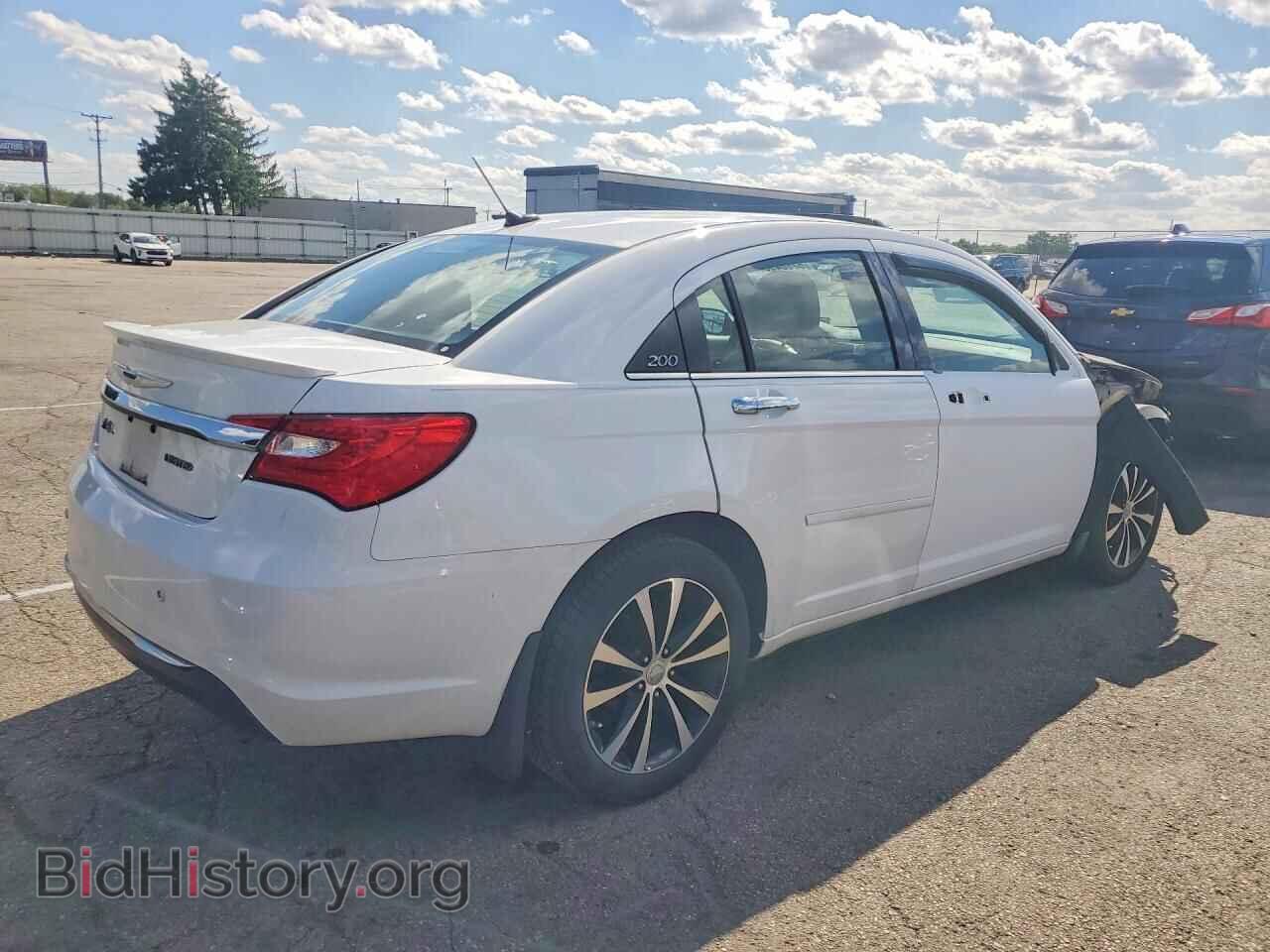 2011 CHRYSLER 200 - VIN: 1C3BC2FG1BN582460 - Фото 3