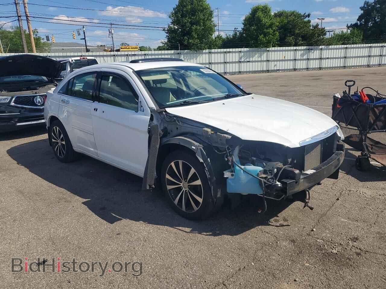 2011 CHRYSLER 200 - VIN: 1C3BC2FG1BN582460 - Фото 4