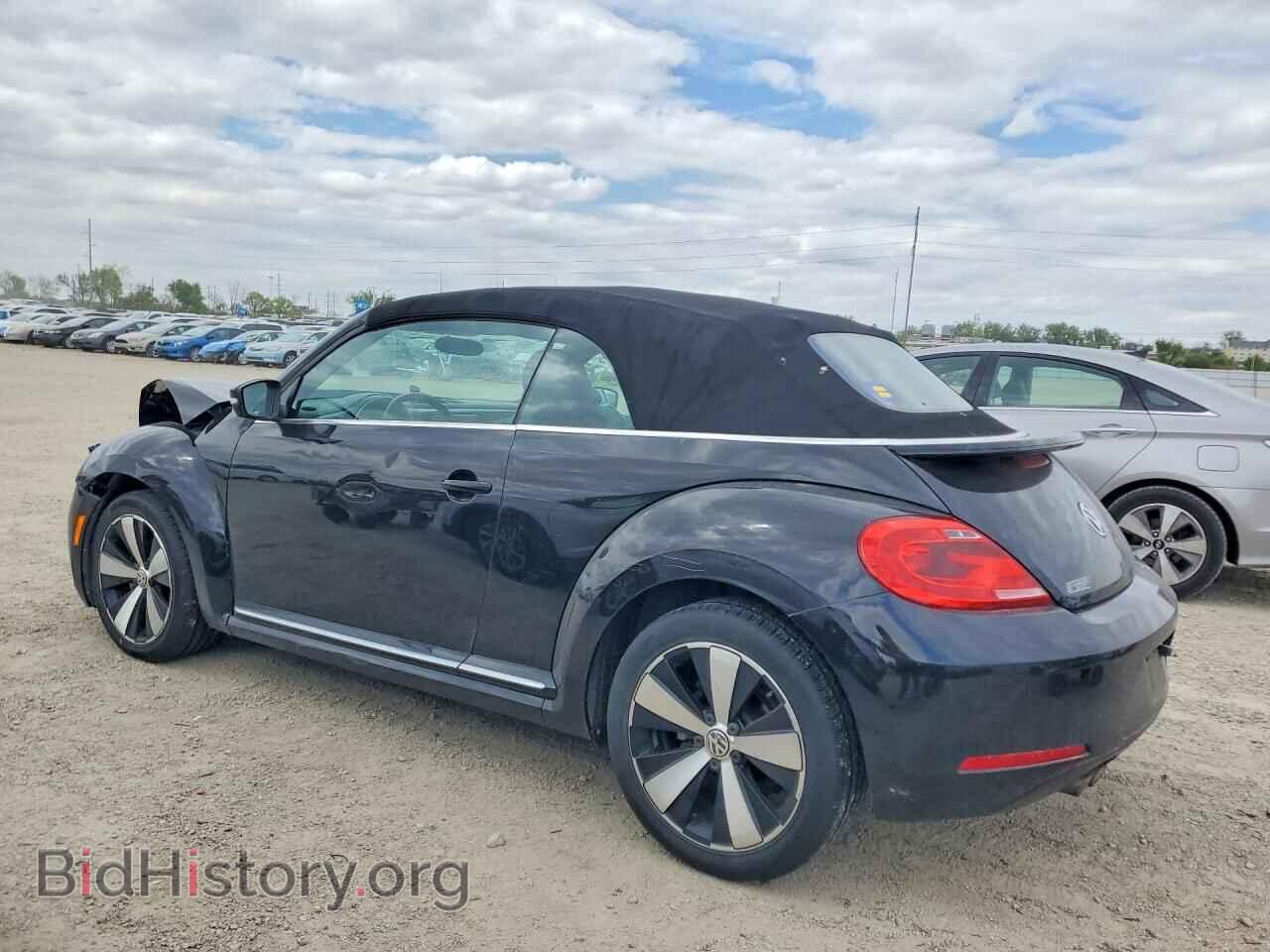 2013 VOLKSWAGEN BEETLE - VIN: 3VW5X7AT3DM820141 - Фото 2
