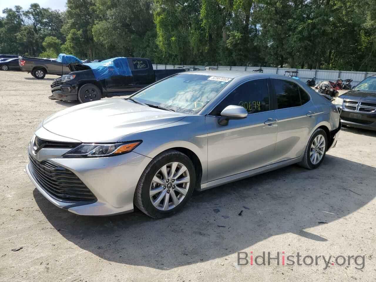 Photo 4T1B11HK3JU628352 - TOYOTA CAMRY 2018