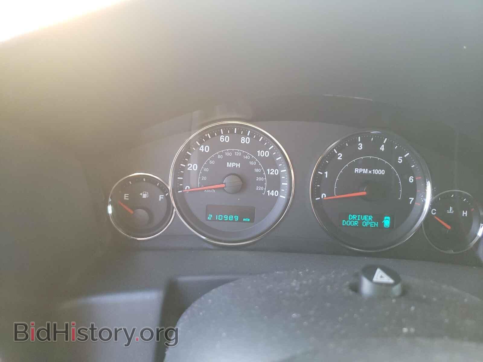 2006 JEEP COMMANDER - VIN: 1J8HG48K16C173392 - Photo 8
