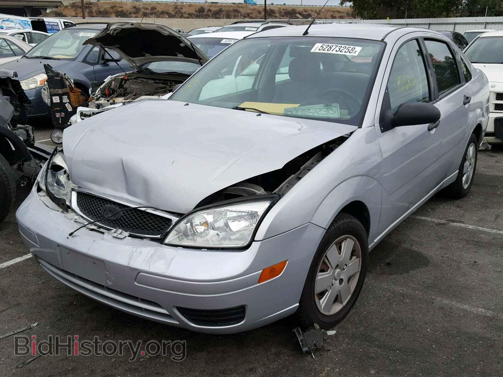 2007 FORD FOCUS - VIN: 1FAHP34NX7W249621 - Photo 2