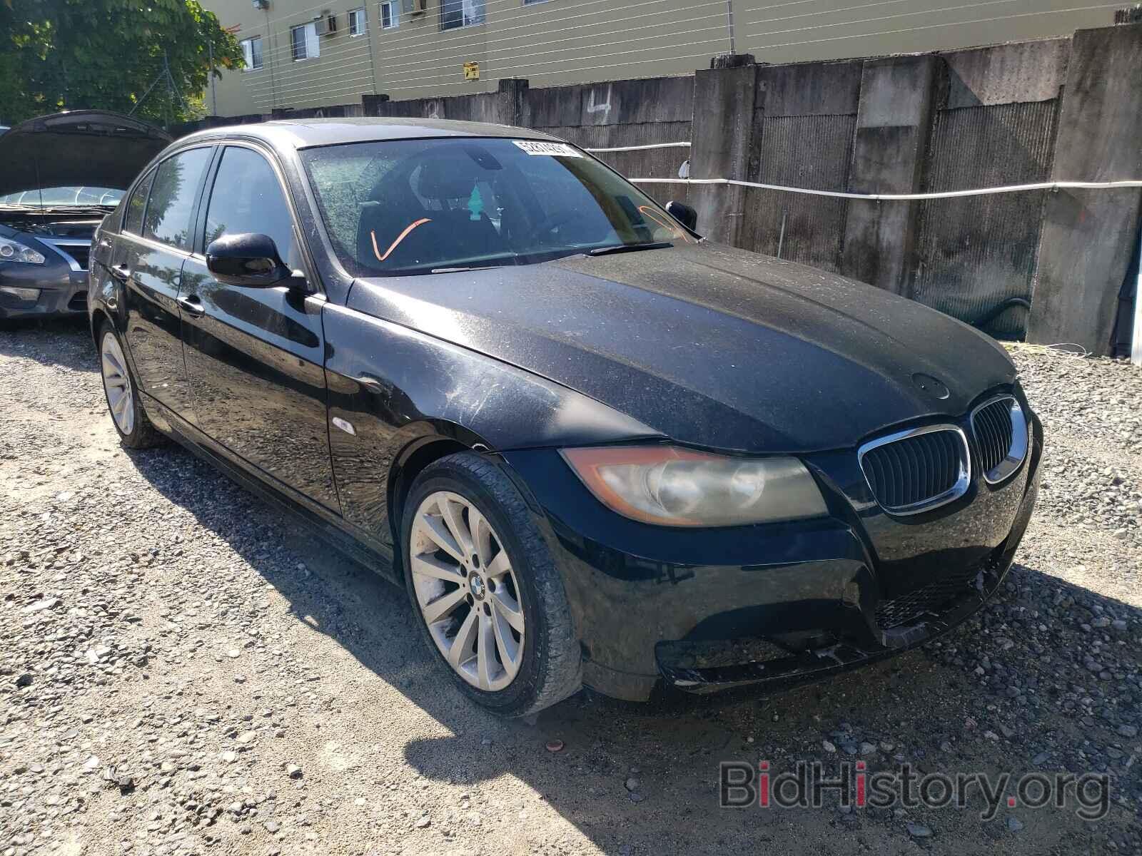 Photo WBAPH7C55BE461365 - BMW 3 SERIES 2011