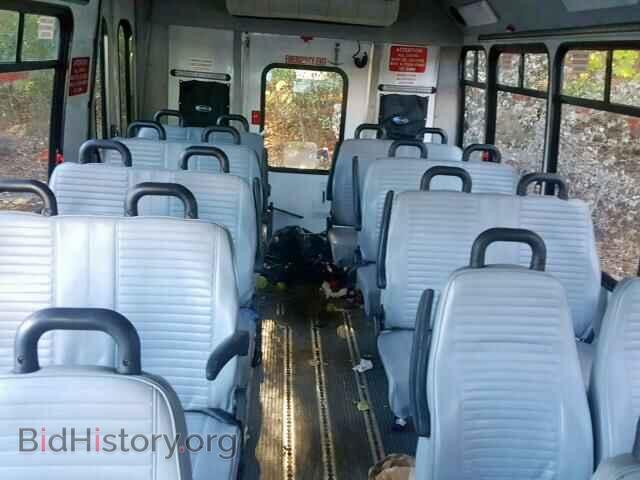 2011 FORD ECONOLINE - VIN: 1FDFE4FSXBDA43084 - Фото 6