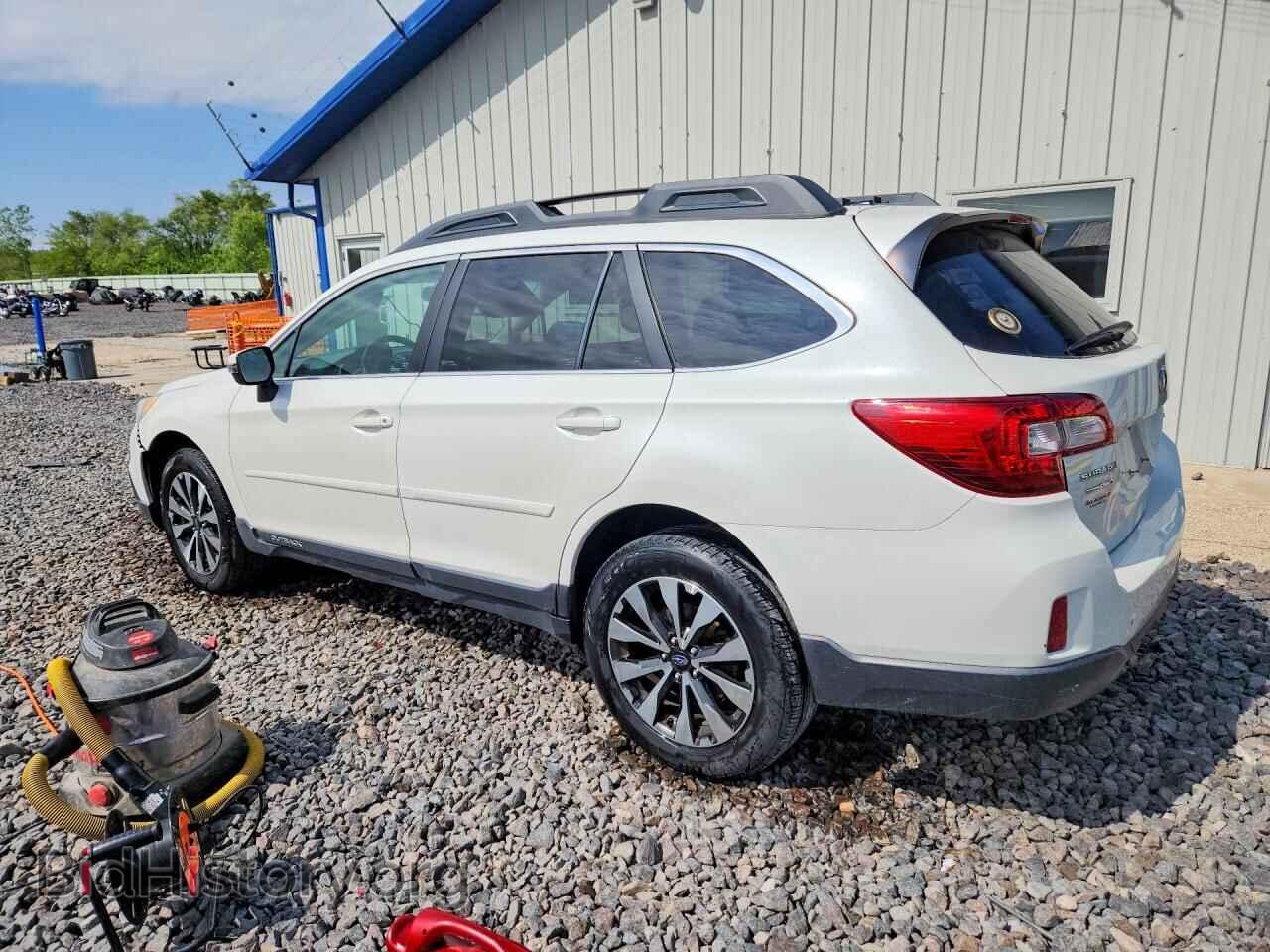 2015 SUBARU OUTBACK - VIN: 4S4BSBLC8F3342139 - Фото 2