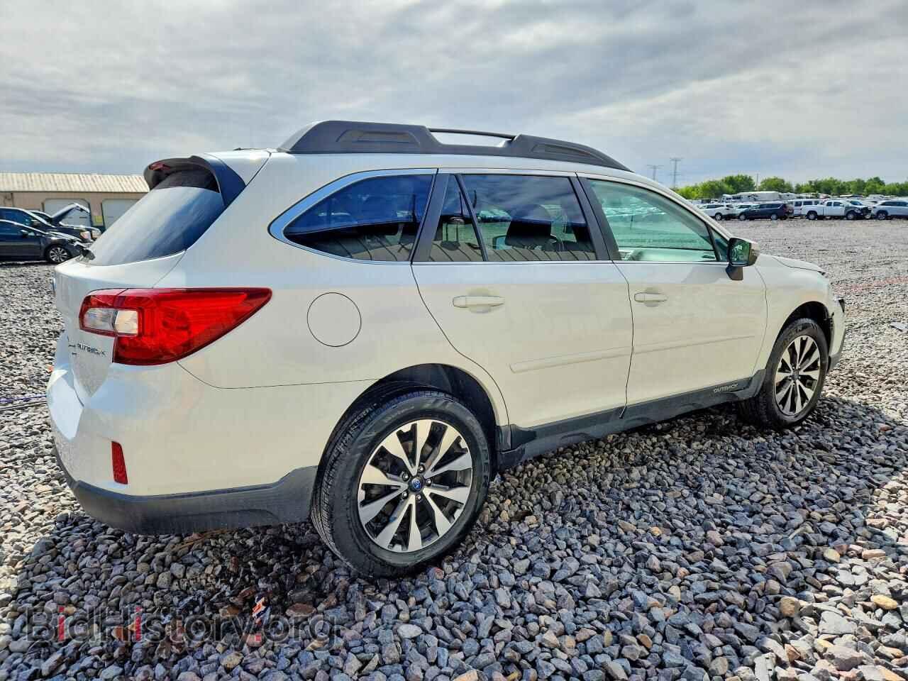 2015 SUBARU OUTBACK - VIN: 4S4BSBLC8F3342139 - Фото 3