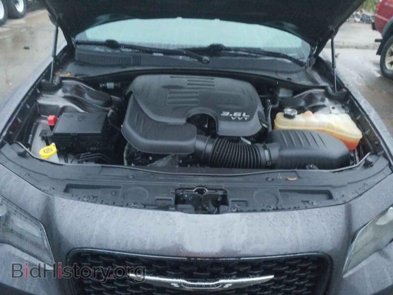2017 Chrysler 300 (VIN 2C3CCAGG7HH628808) — photo 7 of 10