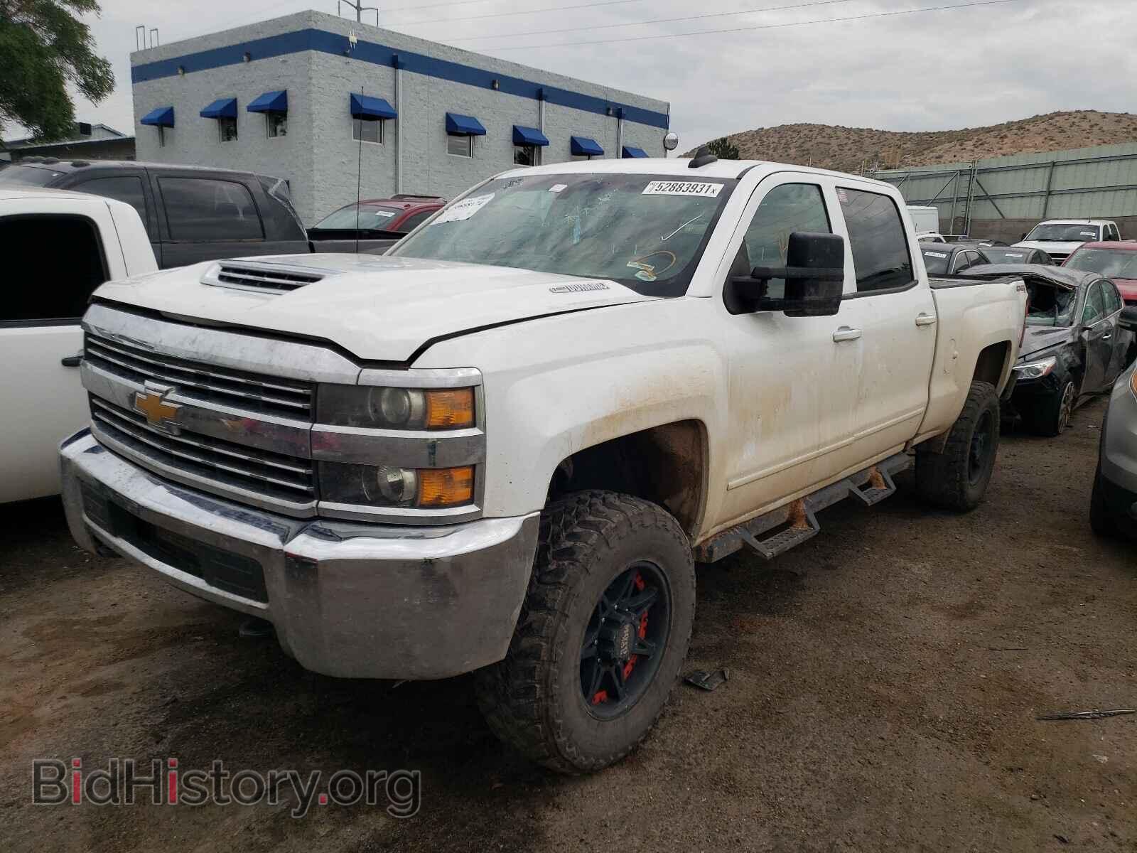 2017 CHEVROLET SILVERADO - VIN: 1GC1KVEY2HF132535 - Фото 2