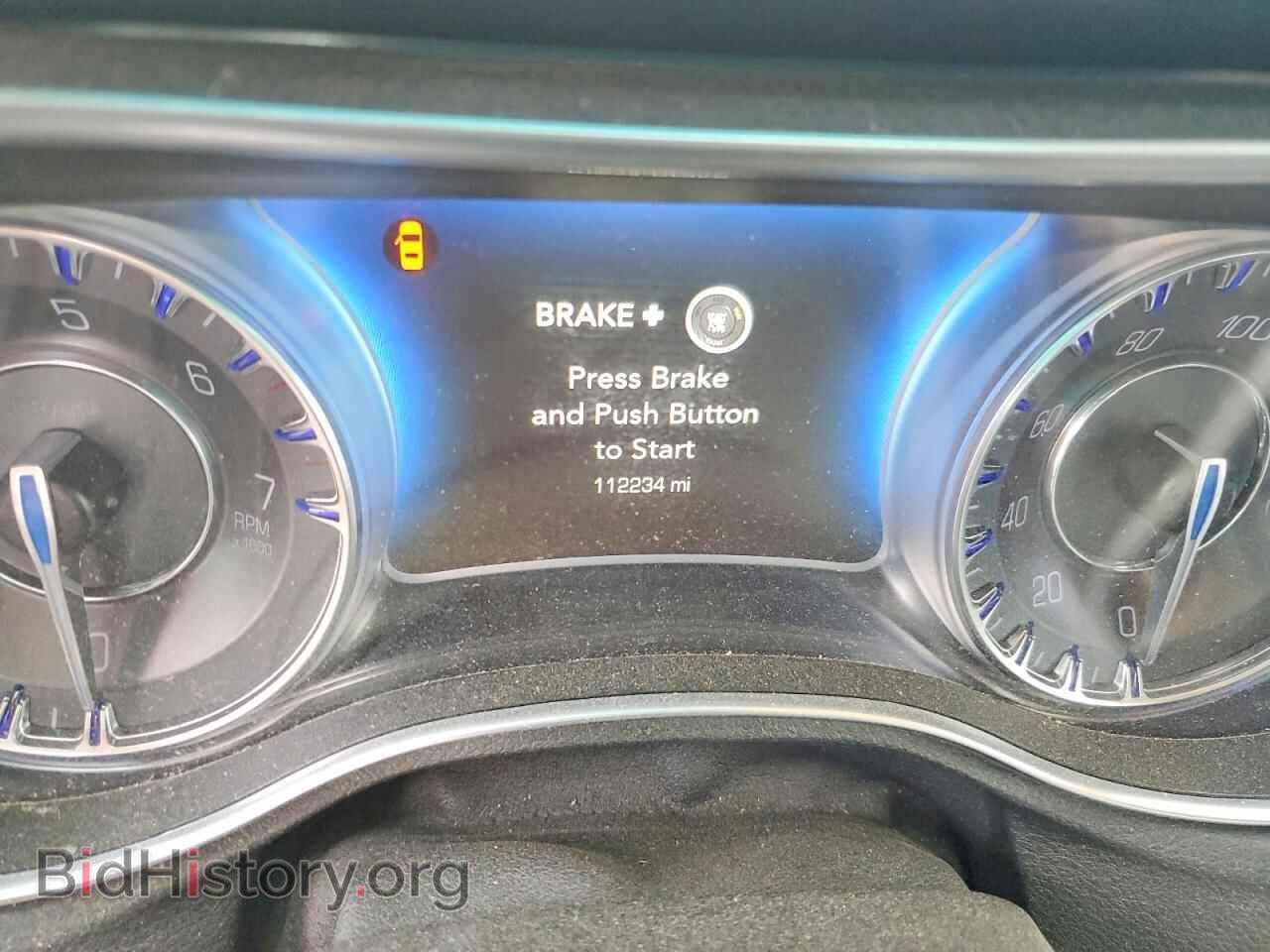 2016 CHRYSLER 300 - VIN: 2C3CCAAG4GH167302 - Фото 9
