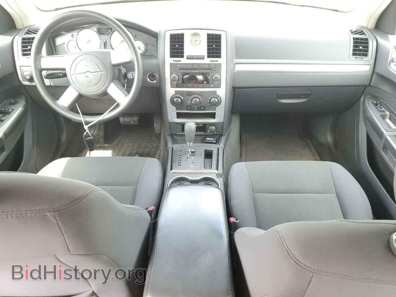 2010 CHRYSLER 300 - VIN: 2C3CA4CDXAH215452 - Фото 8