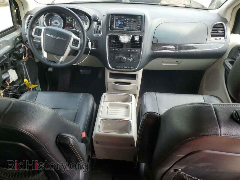 2016 Chrysler MINIVAN (VIN 2C4RC1BGXGR296515) — photo 8 of 14