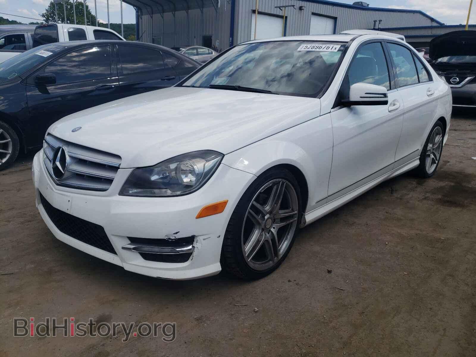 2013 MERCEDES-BENZ C-CLASS - VIN: WDDGF4HB9DA748701 - Фото 2