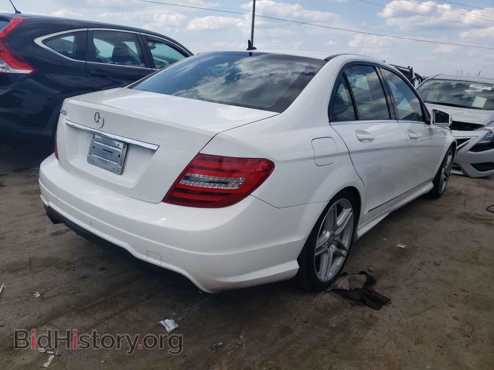2013 MERCEDES-BENZ C-CLASS - VIN: WDDGF4HB9DA748701 - Фото 4