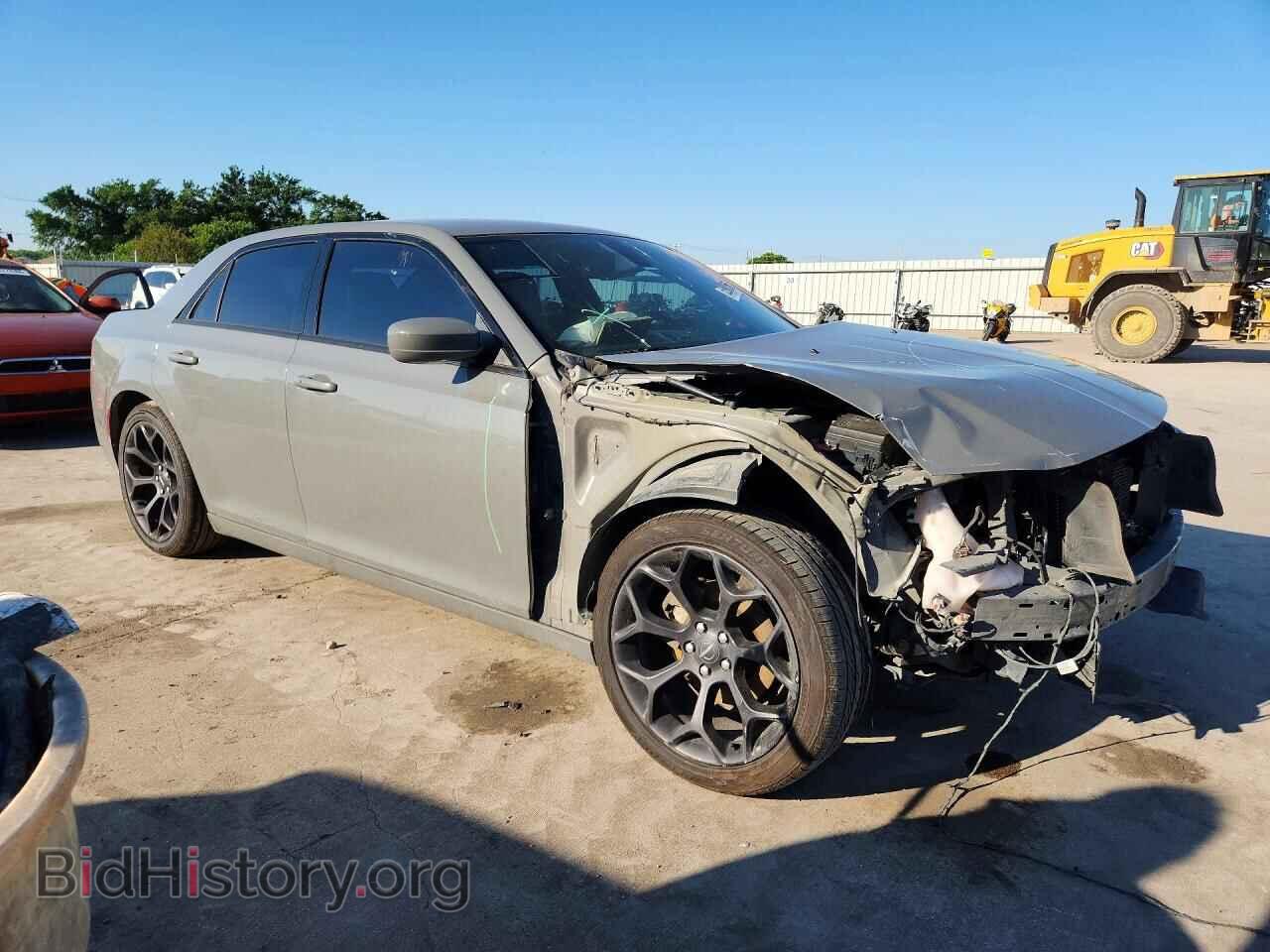 2019 CHRYSLER 300 - VIN: 2C3CCABG4KH516112 - Photo 4