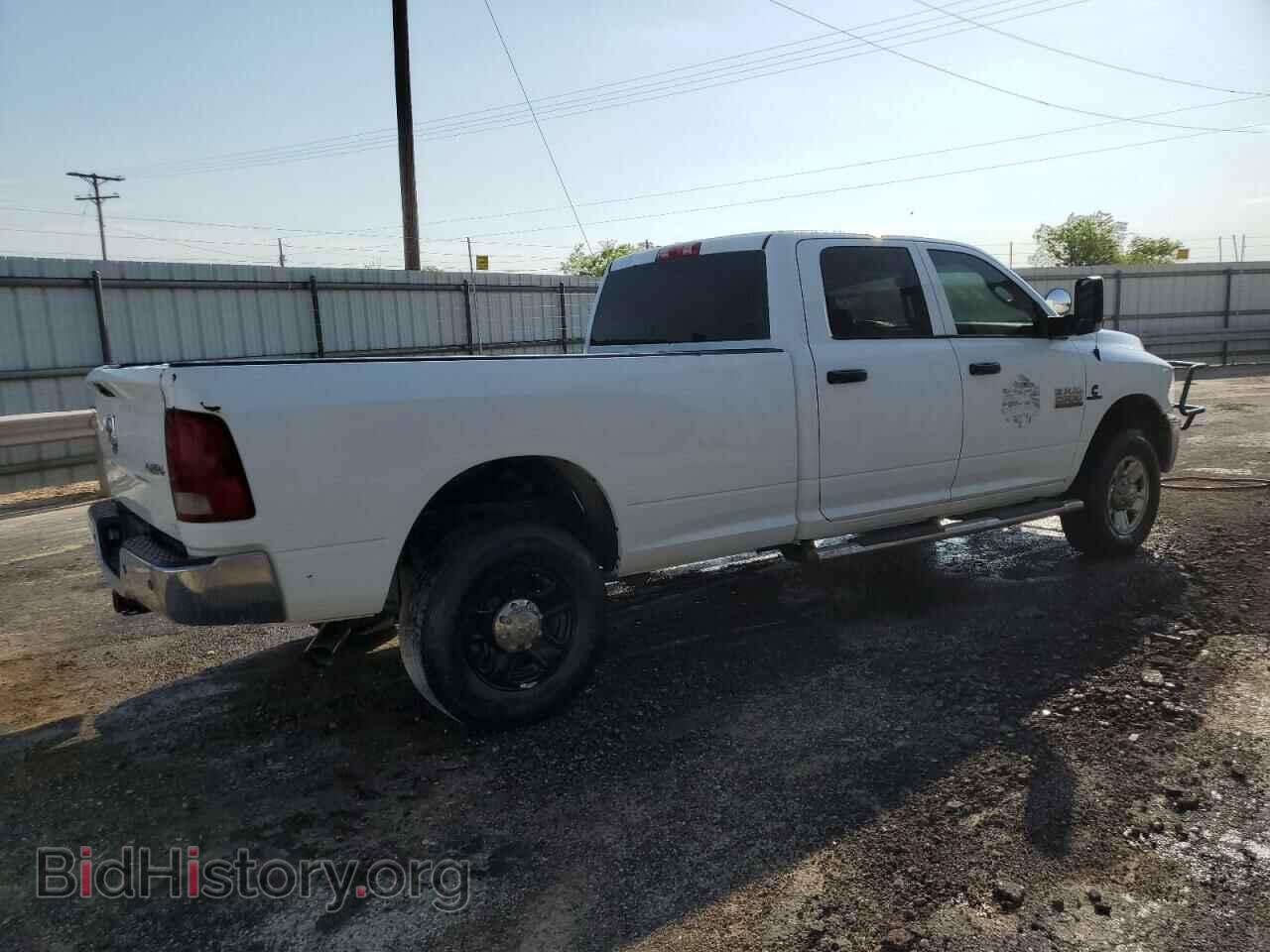 2017 RAM All Models - VIN: 3C6UR5HL8HG721264 - Photo 3