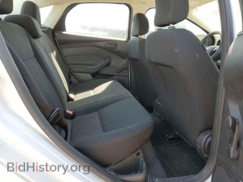 2017 Ford FOCUS (VIN 1FADP3E29HL222125) — photo 10 of 13