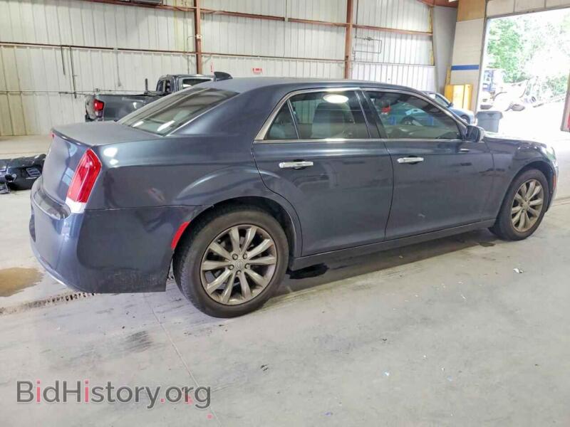 2016 Chrysler 300 (VIN 2C3CCAKGXGH170817) — фото 3 из 12