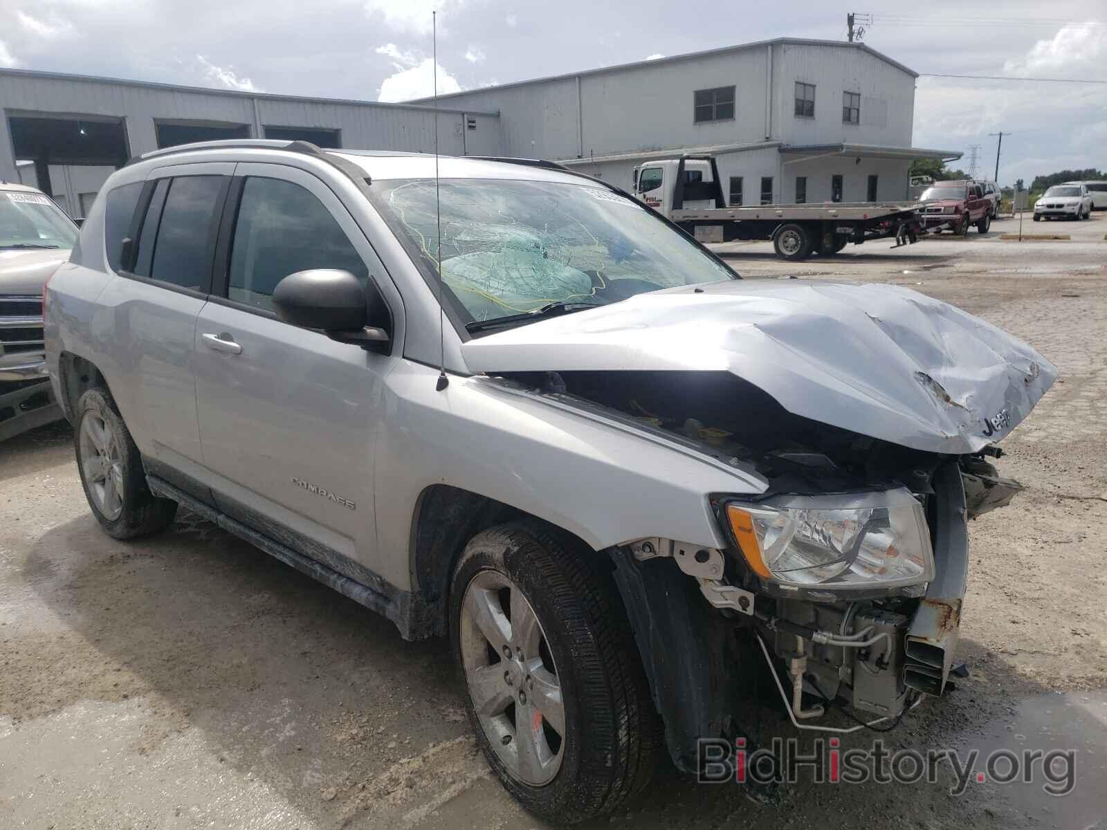 Photo 1J4NF5FB1BD278731 - JEEP COMPASS 2011