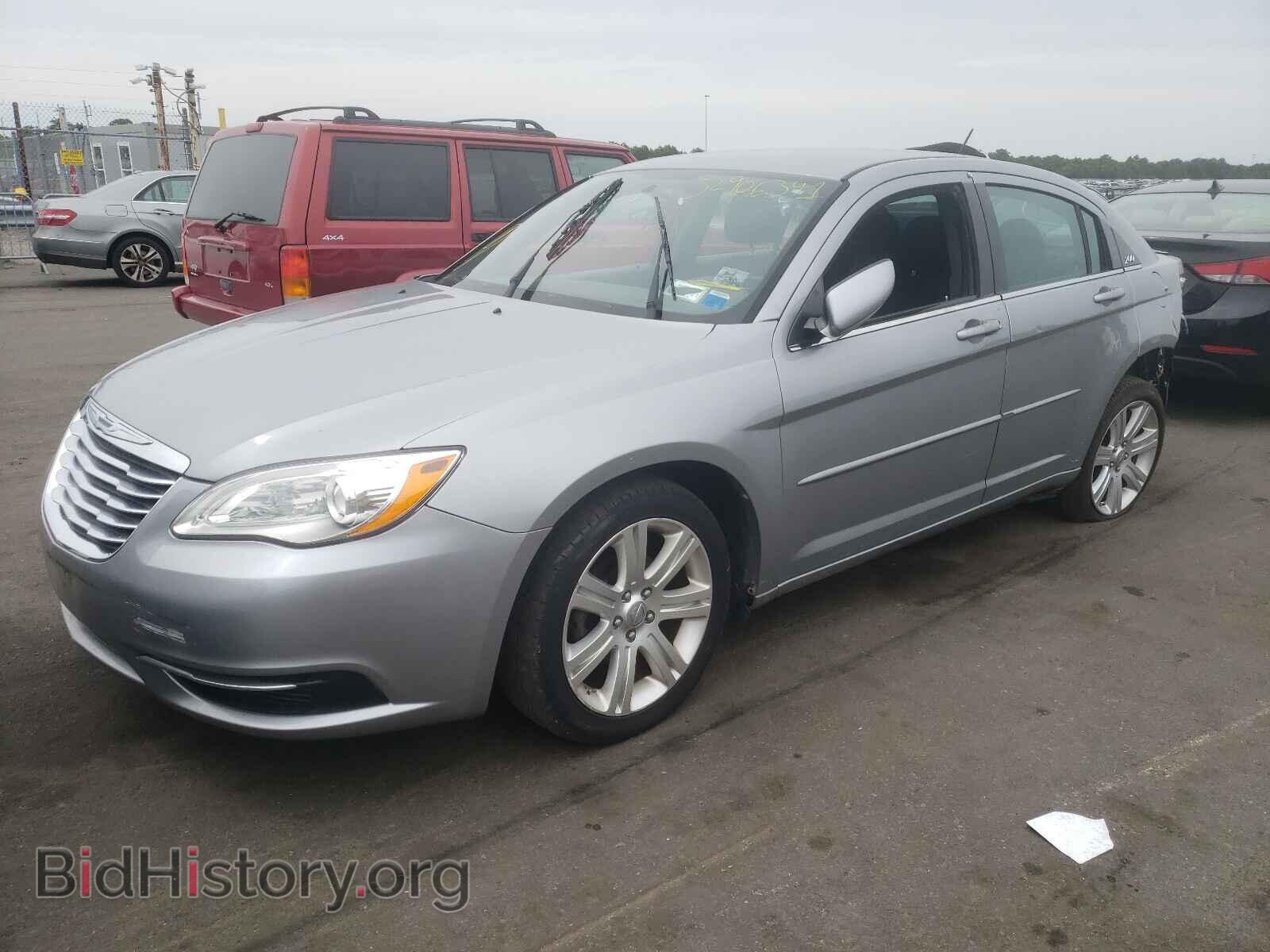 2013 CHRYSLER 200 - VIN: 1C3CCBBB8DN655938 - Фото 2