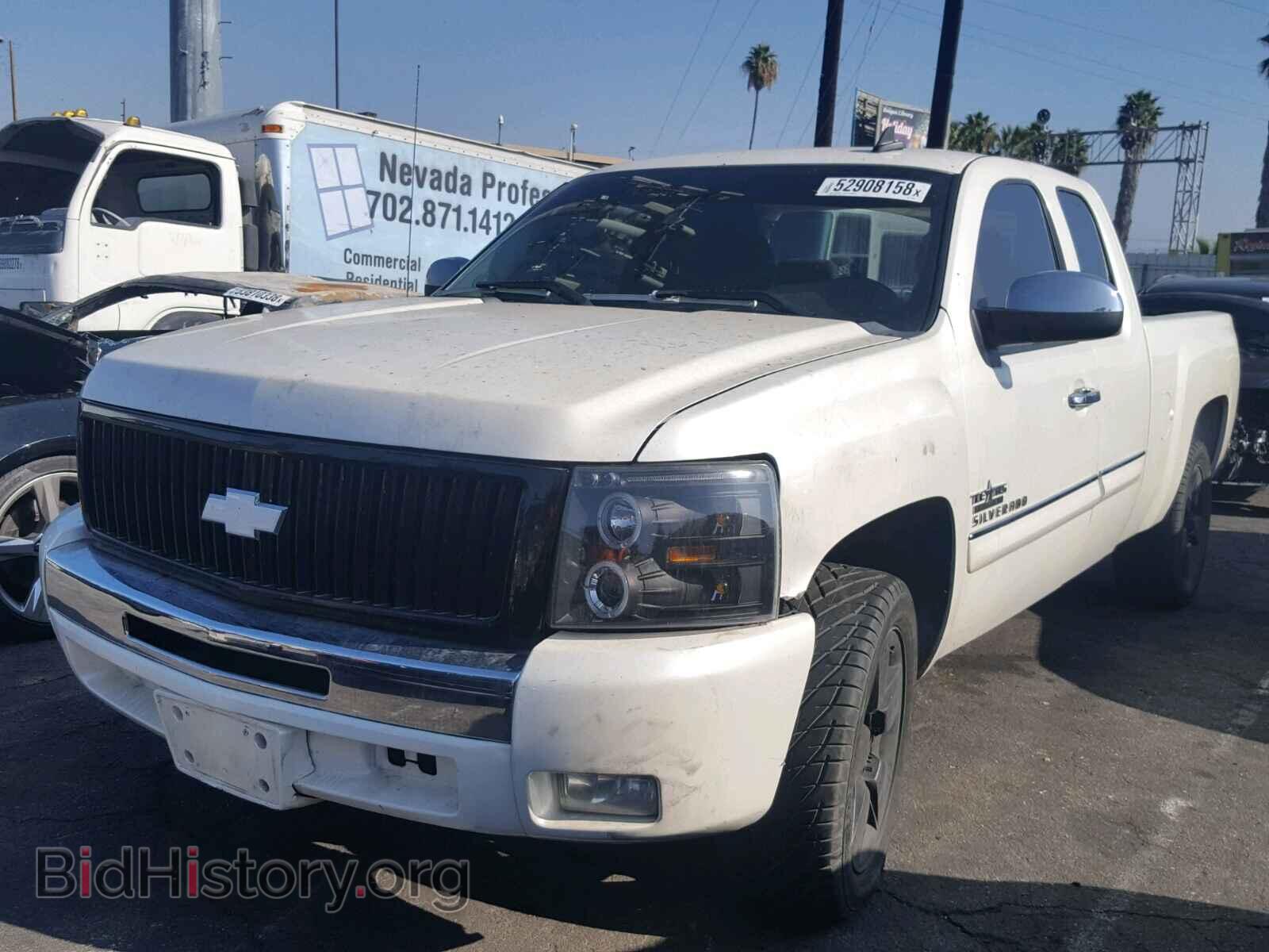 2011 CHEVROLET SILVERADO - VIN: 1GCRCSE07BZ164654 - Фото 2