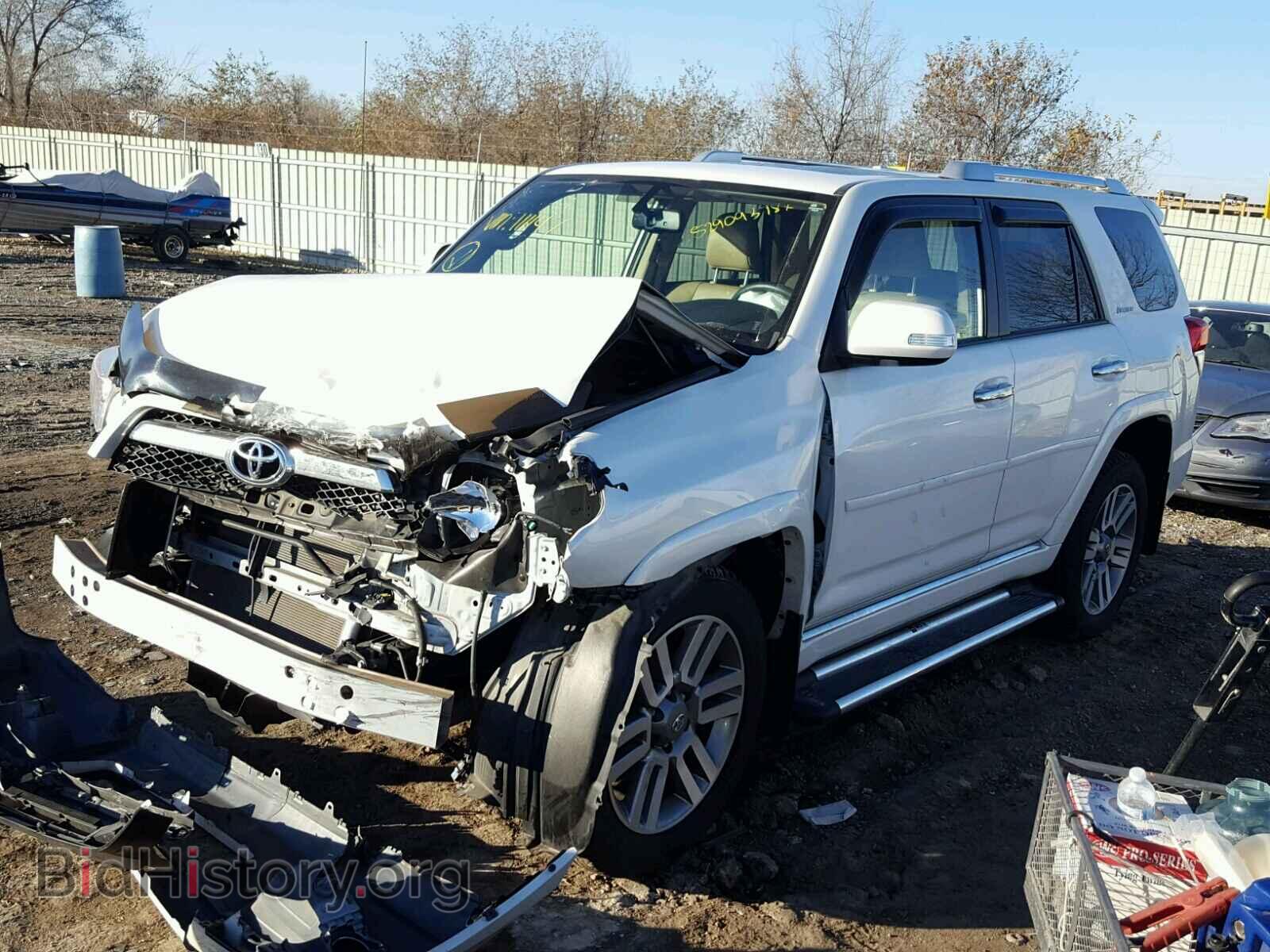 2013 TOYOTA 4RUNNER SR - VIN: JTEBU5JR8D5111147 - Фото 2
