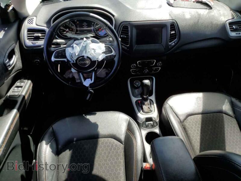 2020 Jeep COMPASS (VIN 3C4NJDBB8LT150468) — photo 8 of 13