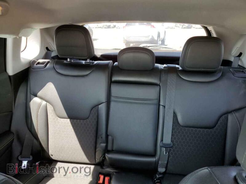 2020 Jeep COMPASS (VIN 3C4NJDBB8LT150468) — photo 10 of 13