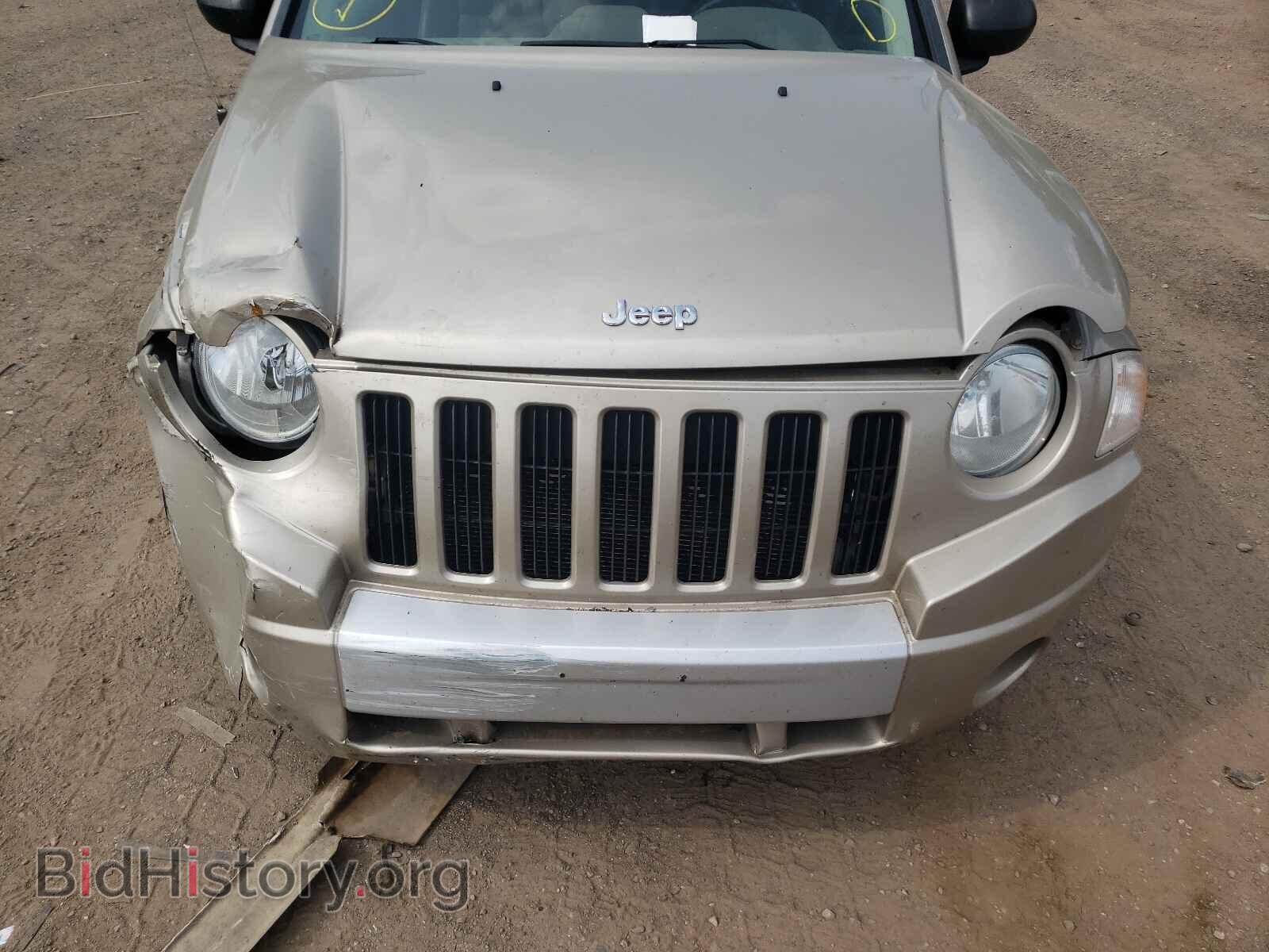 2009 JEEP COMPASS - VIN: 1J4FF57B69D152832 - Photo 7
