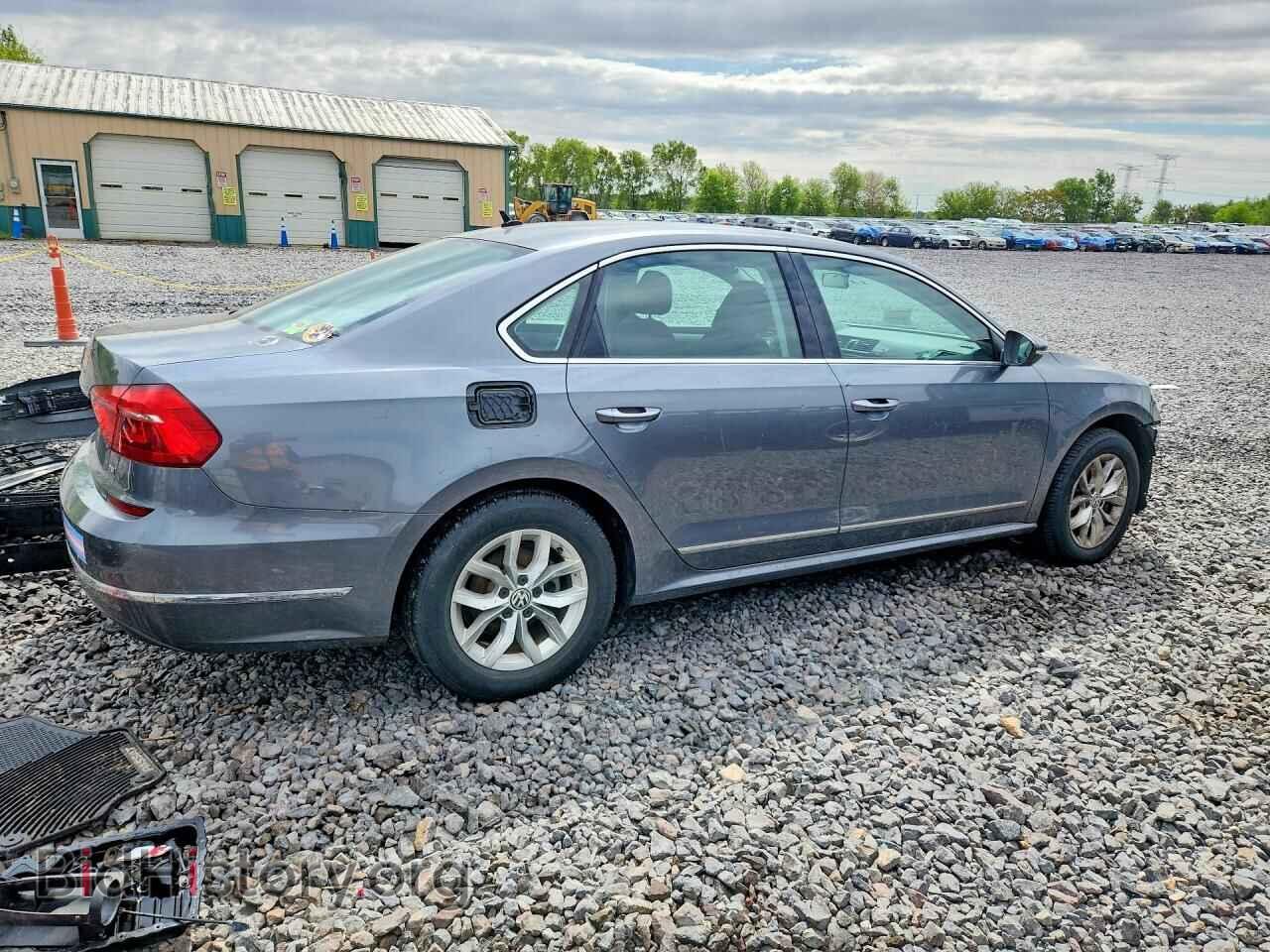 2016 VOLKSWAGEN PASSAT - VIN: 1VWAT7A36GC056589 - Фото 3