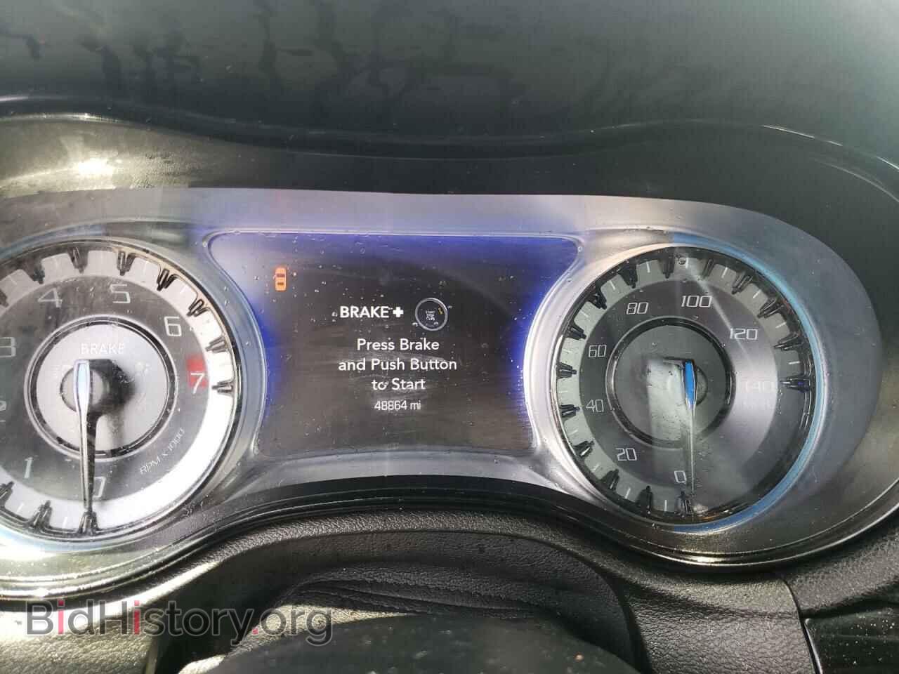 2019 CHRYSLER 300 - VIN: 2C3CCABG4KH708260 - Фото 8