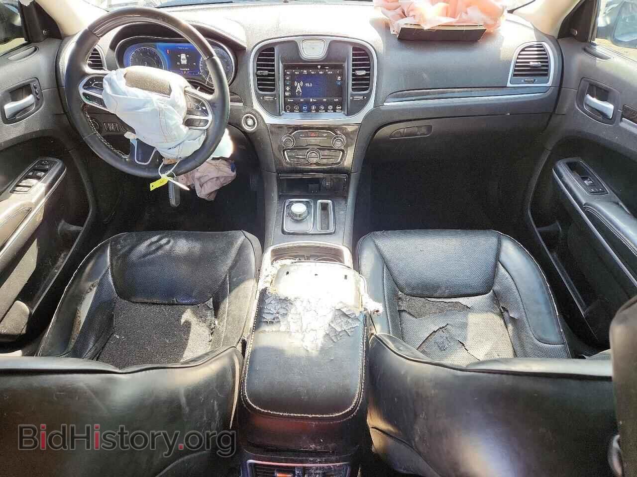 2019 CHRYSLER 300 - VIN: 2C3CCAEG0KH589828 - Фото 8