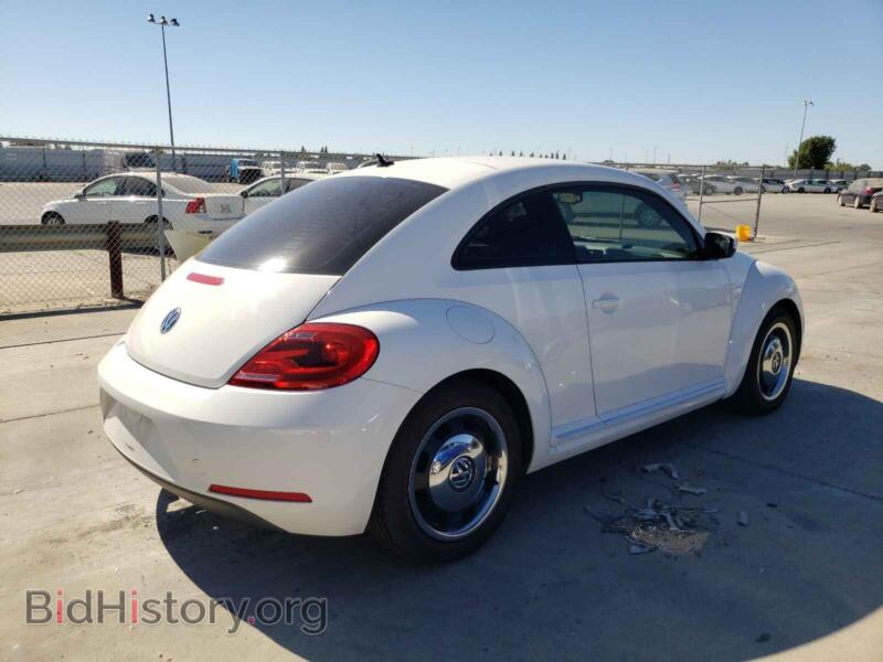 2012 Volkswagen BEETLE (VIN 3VWJP7AT2CM622826) — фото 4 из 10