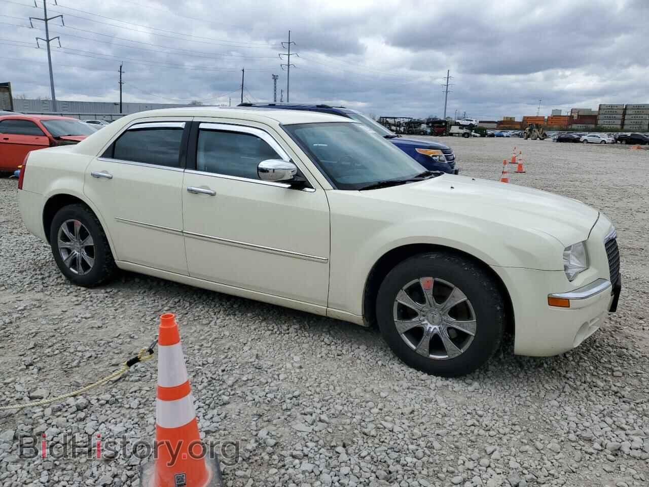 2010 CHRYSLER 300 - VIN: 2C3CA3CV1AH319704 - Фото 4