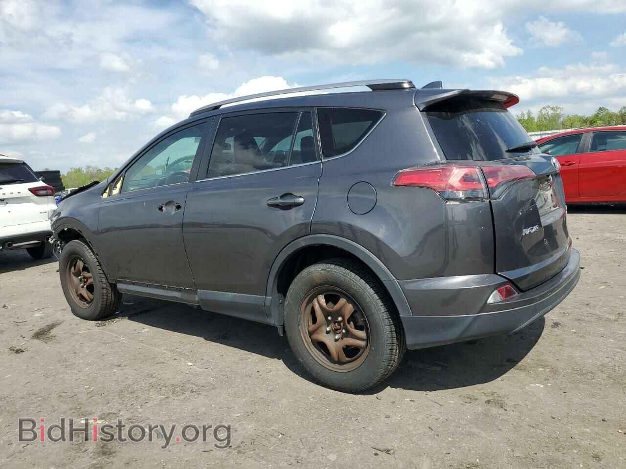 2018 TOYOTA RAV4 - VIN: 2T3BFREV1JW757258 - Фото 2