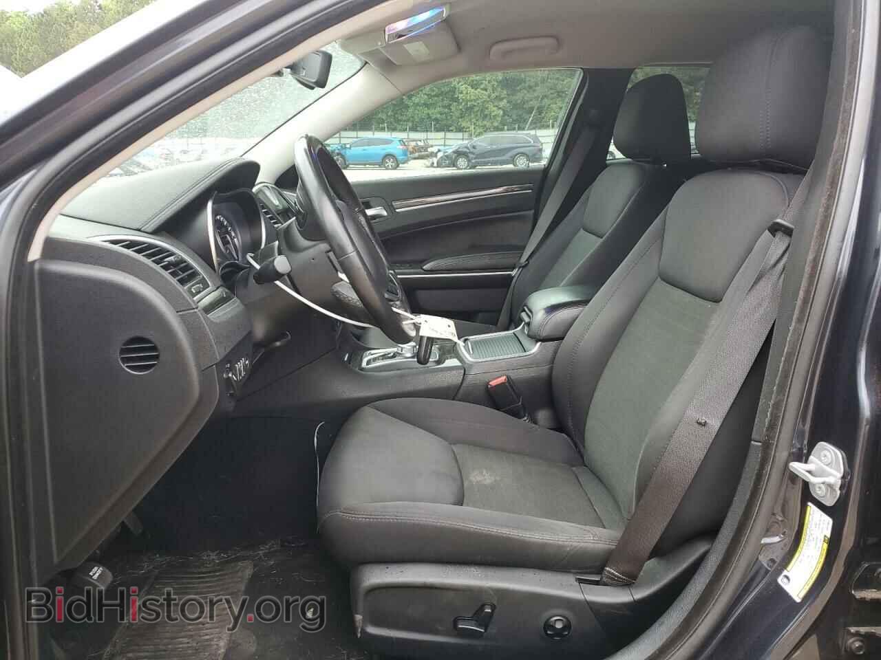 2019 CHRYSLER 300 - VIN: 2C3CCAAG0KH579631 - Фото 7