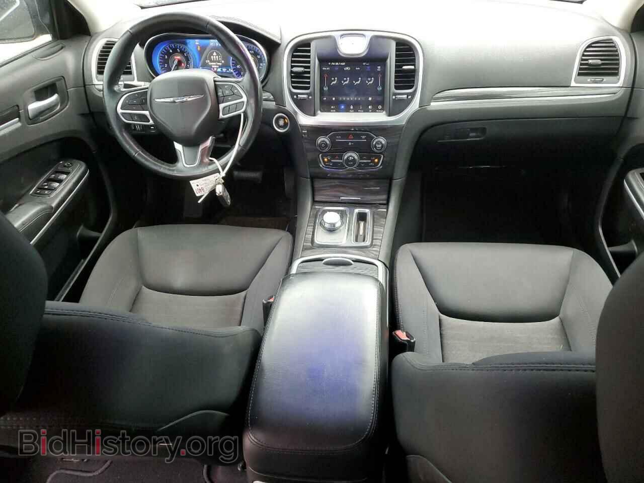 2019 CHRYSLER 300 - VIN: 2C3CCAAG0KH579631 - Фото 8