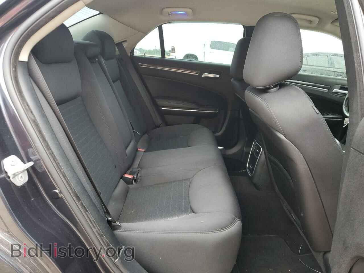 2019 CHRYSLER 300 - VIN: 2C3CCAAG0KH579631 - Фото 10