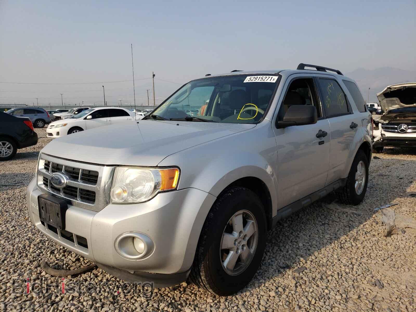 2009 FORD ESCAPE - VIN: 1FMCU93G89KB29440 - Фото 2