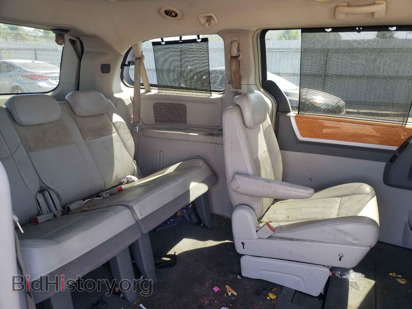 2008 CHRYSLER MINIVAN - VIN: 2A8HR64X78R845103 - Фото 6