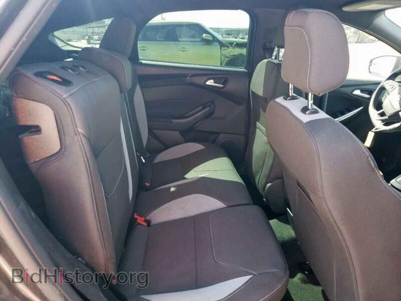 2016 Ford FOCUS (VIN 1FADP3L98GL404445) — photo 10 of 15
