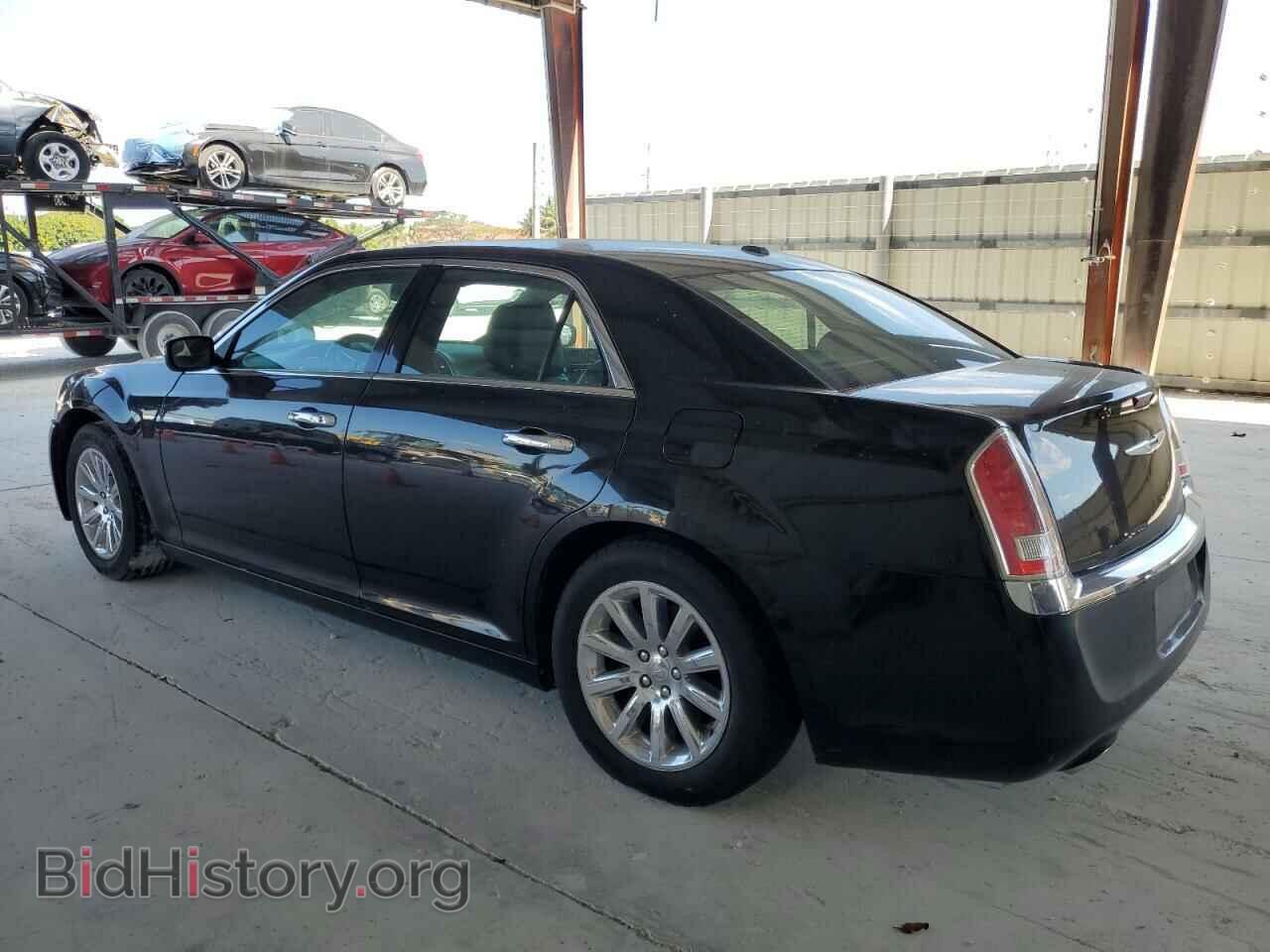 2013 CHRYSLER 300 - VIN: 2C3CCAET0DH657366 - Фото 2