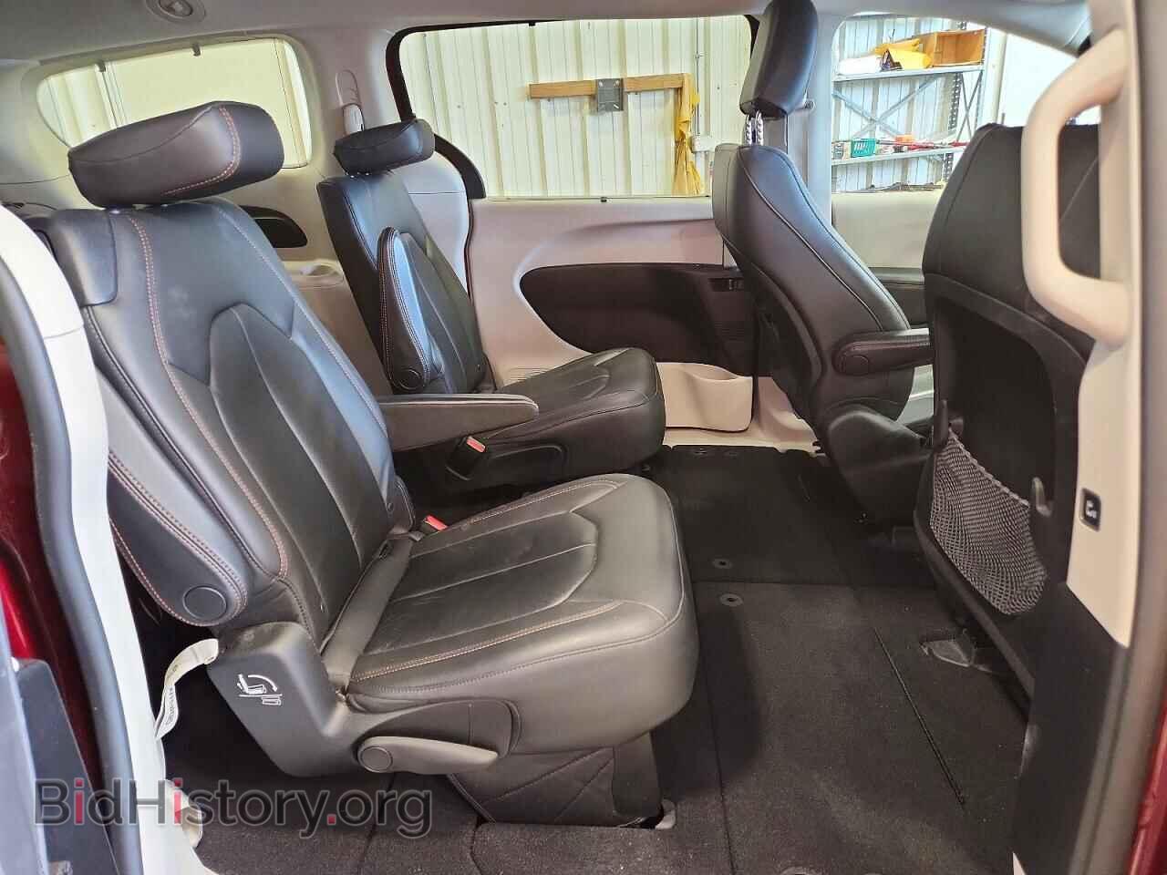 2017 CHRYSLER All Models - VIN: 2C4RC1BG9HR509441 - Фото 11