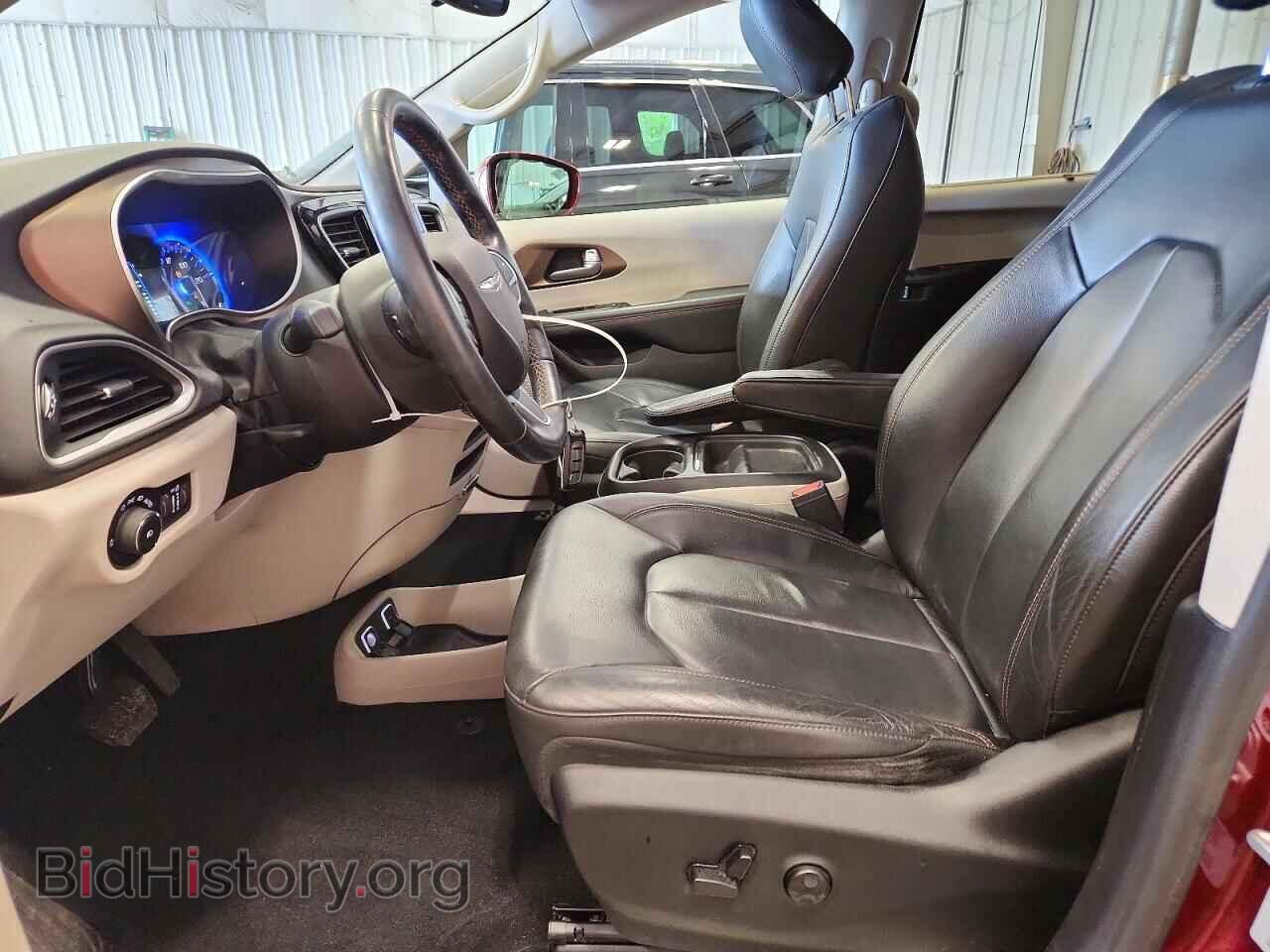2017 CHRYSLER All Models - VIN: 2C4RC1BG9HR509441 - Фото 7