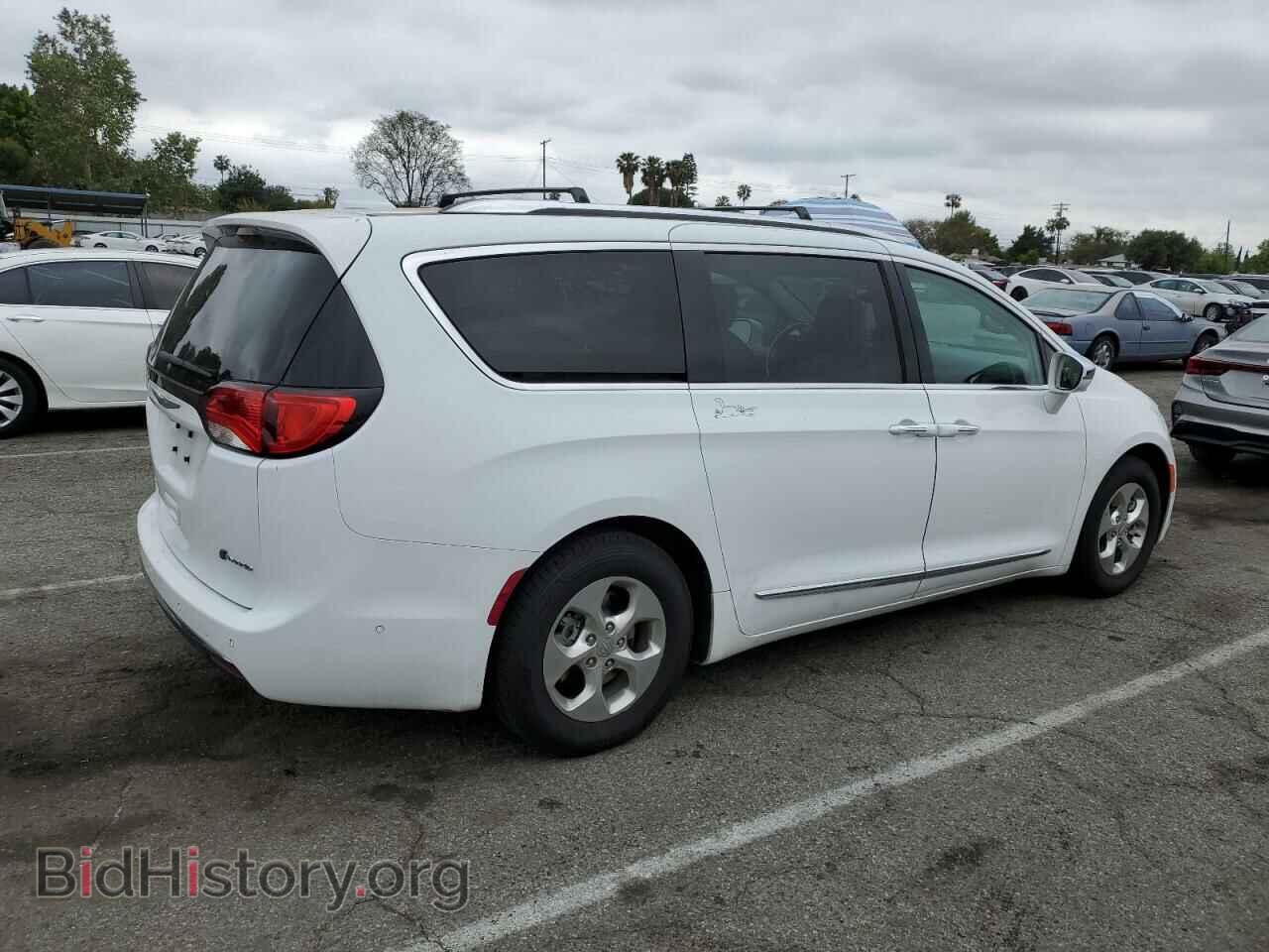 2018 CHRYSLER PACIFICA - VIN: 2C4RC1N72JR213212 - Фото 3