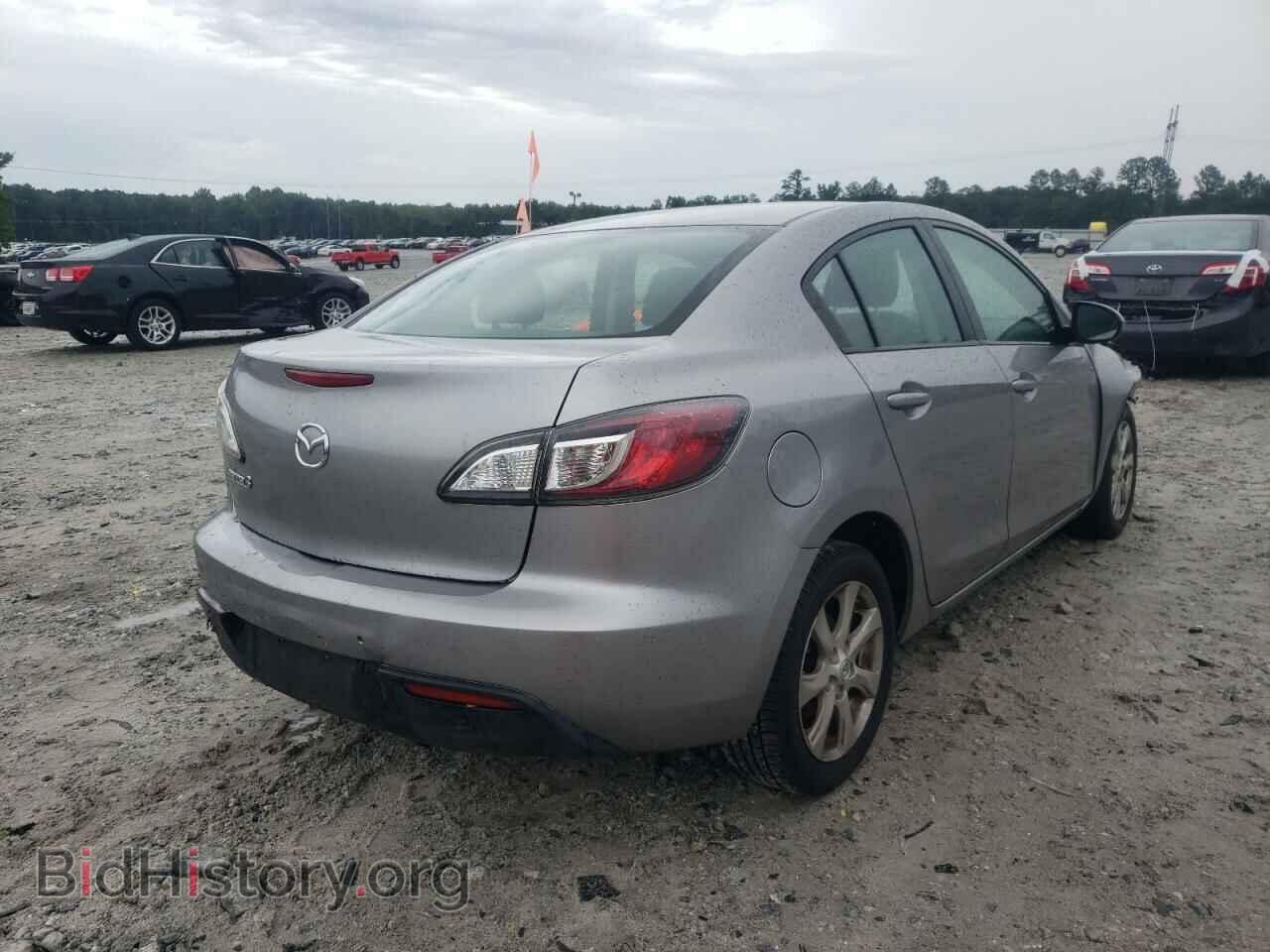 2011 MAZDA 3 - VIN: JM1BL1VF1B1900986 - Photo 4