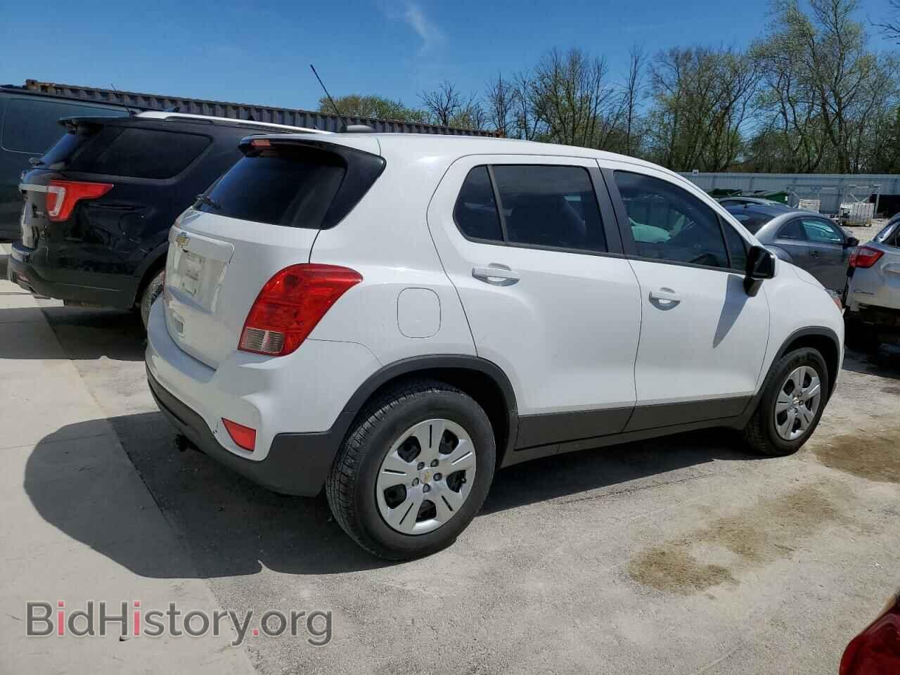 2017 CHEVROLET TRAX - VIN: 3GNCJKSB4HL200387 - Фото 3