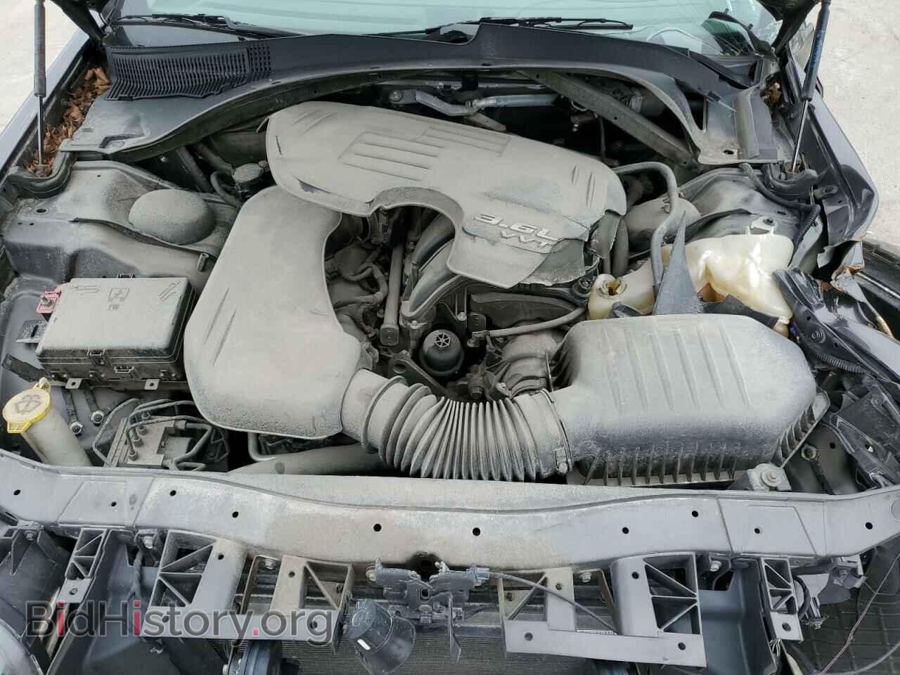 2019 CHRYSLER 300 - VIN: 2C3CCAAG3KH663927 - Фото 11