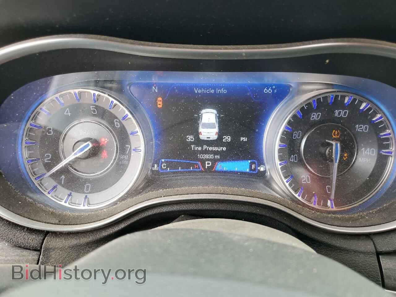 2019 CHRYSLER 300 - VIN: 2C3CCAAG3KH663927 - Фото 9