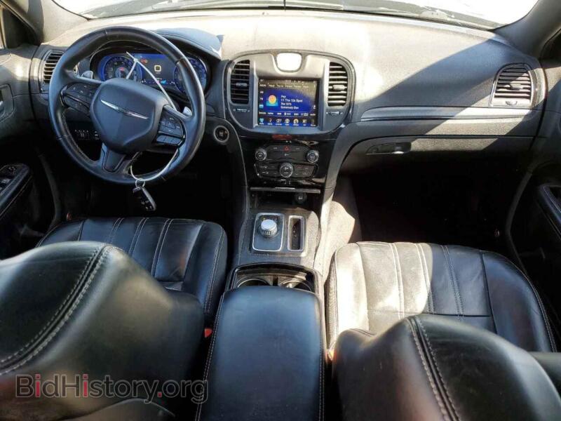 2016 Chrysler 300 (VIN 2C3CCAGGXGH244276) — photo 8 of 15